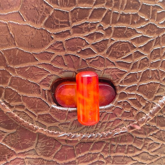 Vintage 1950’s Bobbie Jerome Brown Faux handbag with Bakelite handle and clasp - Picture 3 of 8